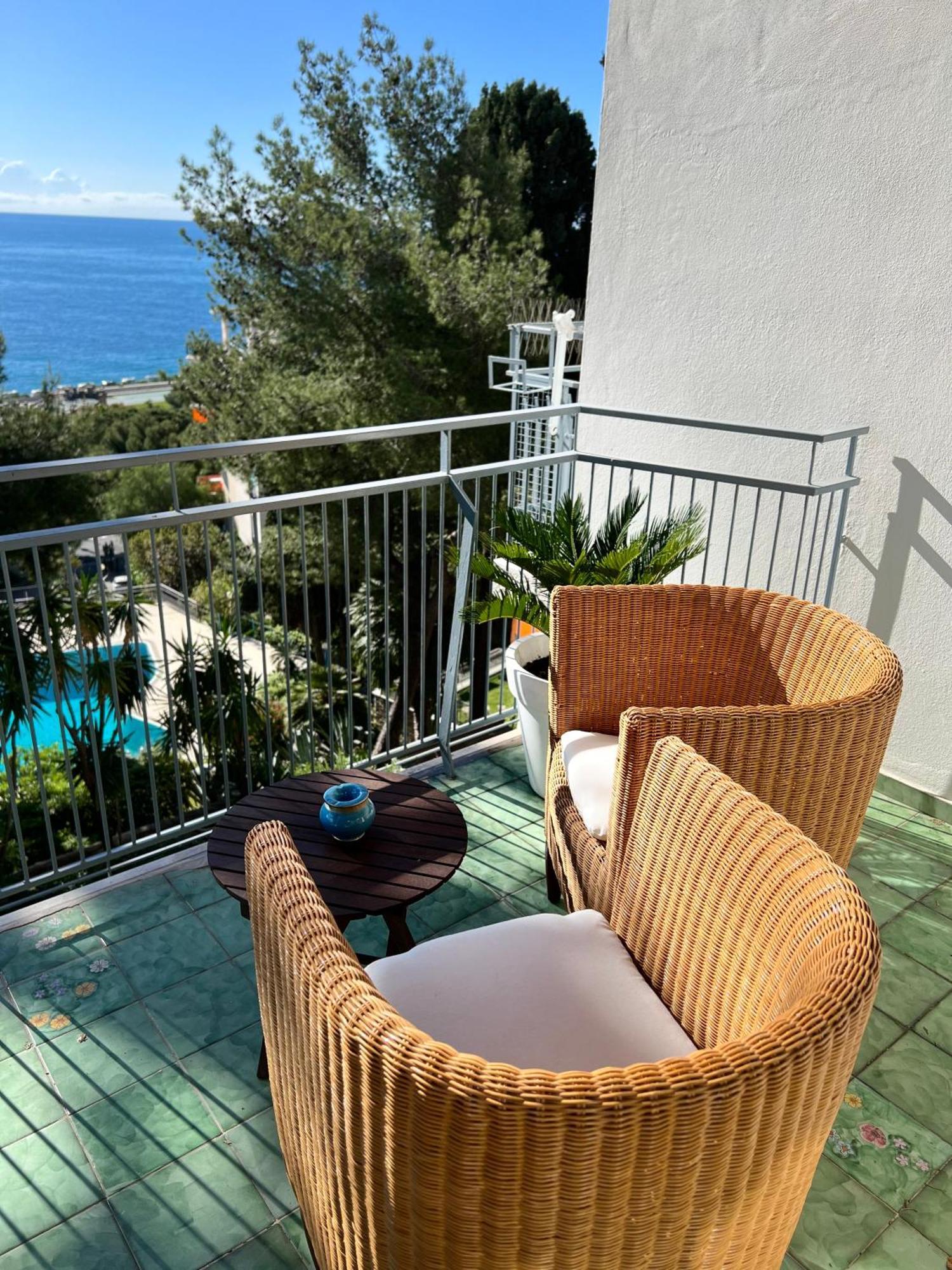 Mamariviera Home Holidays Sanremo - Casa Vista Mare Con Piscina מראה חיצוני תמונה